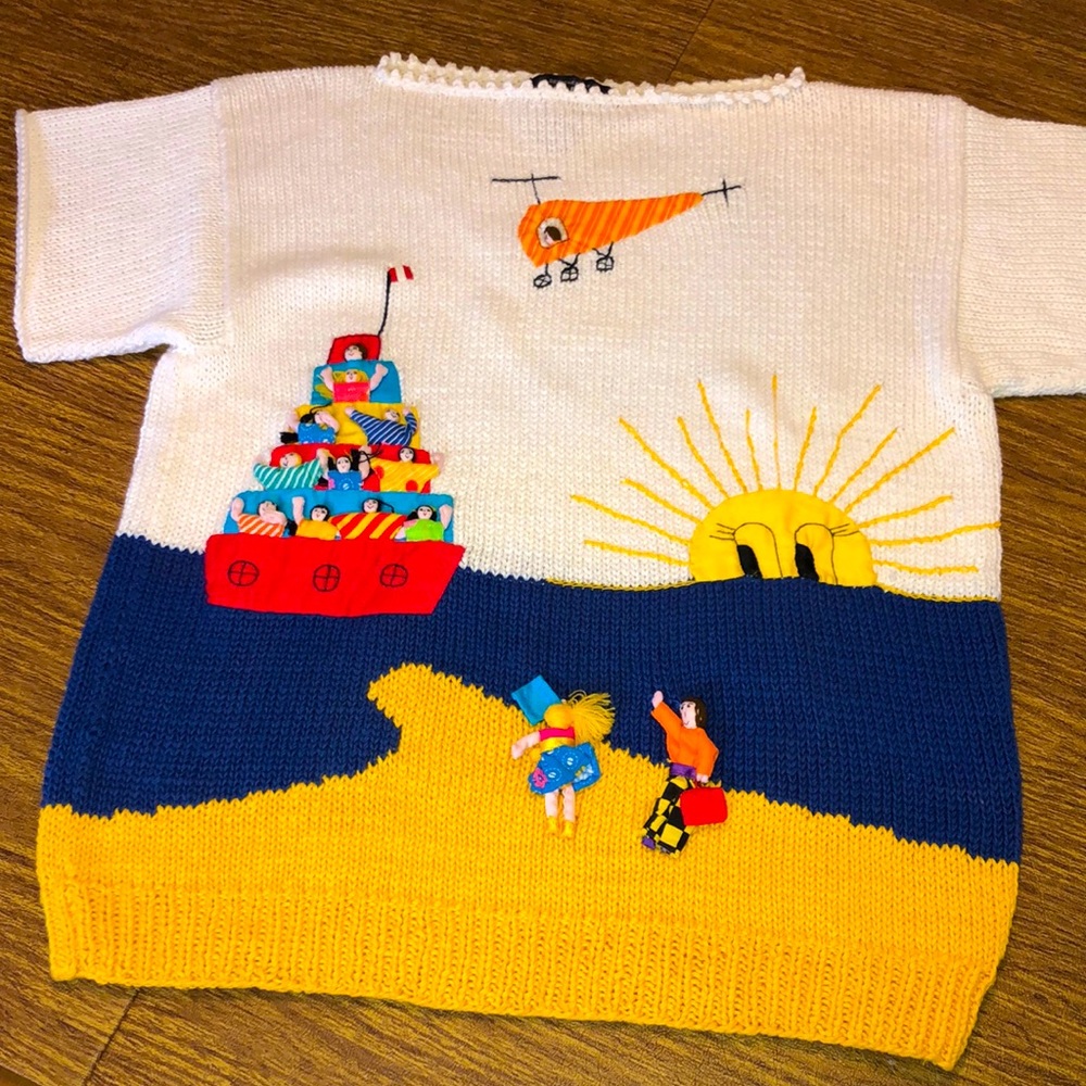 Raquel’s Size M Short Sleeve Knit Teachers Sweater